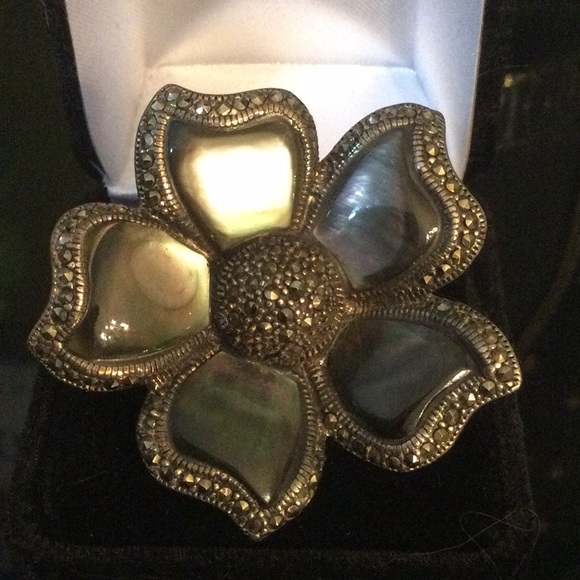 Gorgeous Huge Genuine Black Lip Pearl & Marcasite Ring